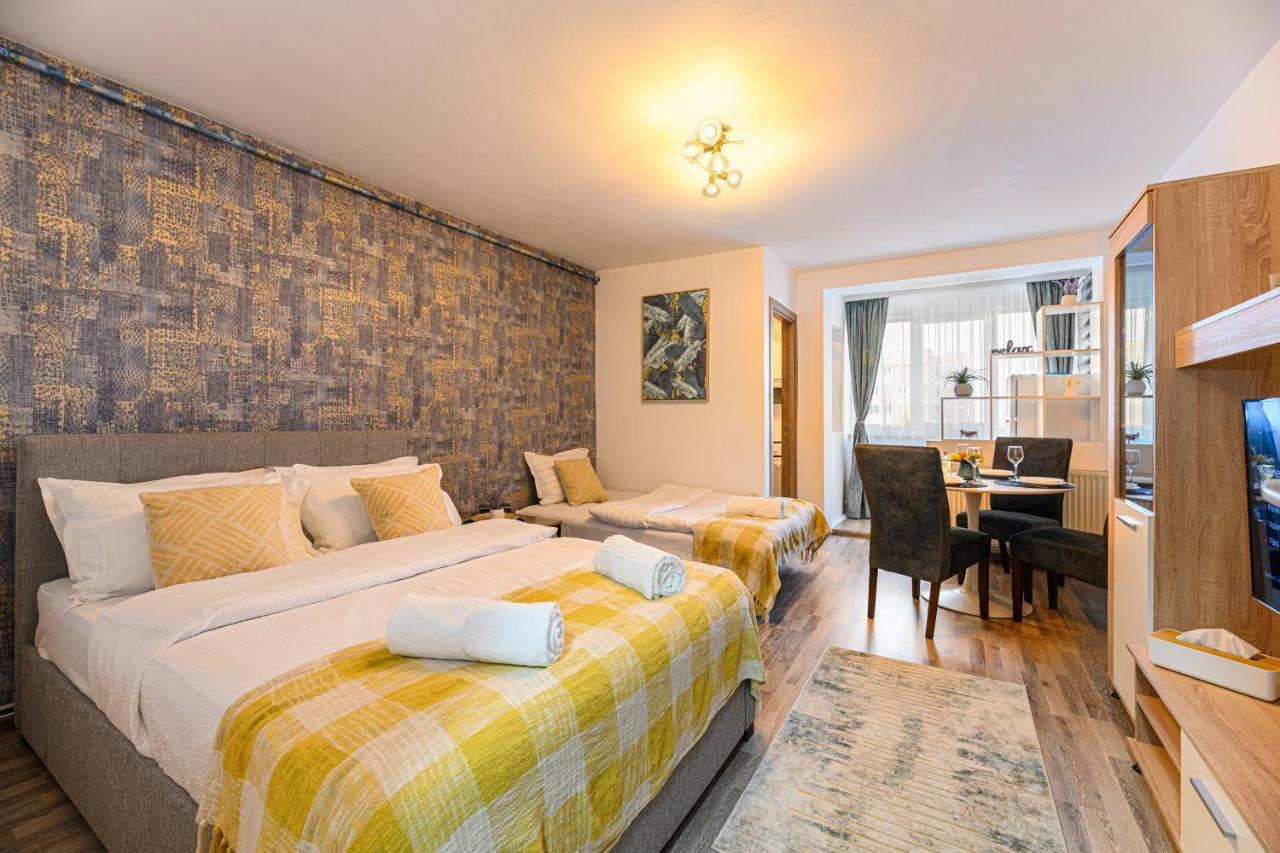 Luxury Studios - Soarelui 10 Brasov Luaran gambar